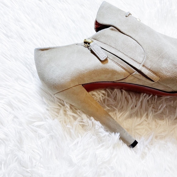 Gucci Suede Heeled Bootie Tassel Accents sz42 NEW - Picture 7 of 11